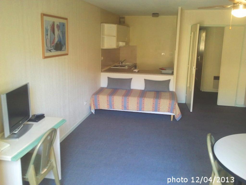 Nice Fleurs Apart'Hotel Room photo